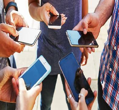 الإفراج عن 1000 هاتف محمول بعد دفع الرسوم الجمركية بقيمة مليوني جنيه